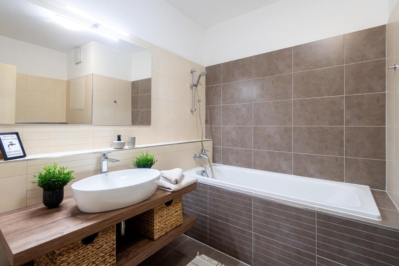 אוסטרבה Nova Karolina Apartment מראה חיצוני תמונה