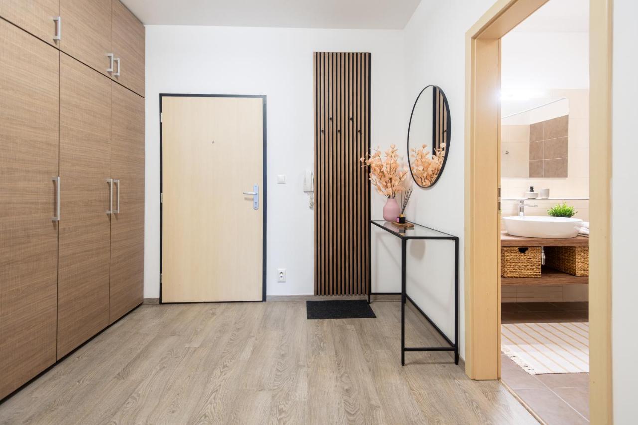 אוסטרבה Nova Karolina Apartment מראה חיצוני תמונה
